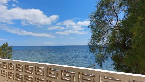 Mastichochoria Apartment | Fotis beach apartment at Komi