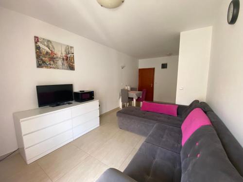 Risan Apartment | Friends