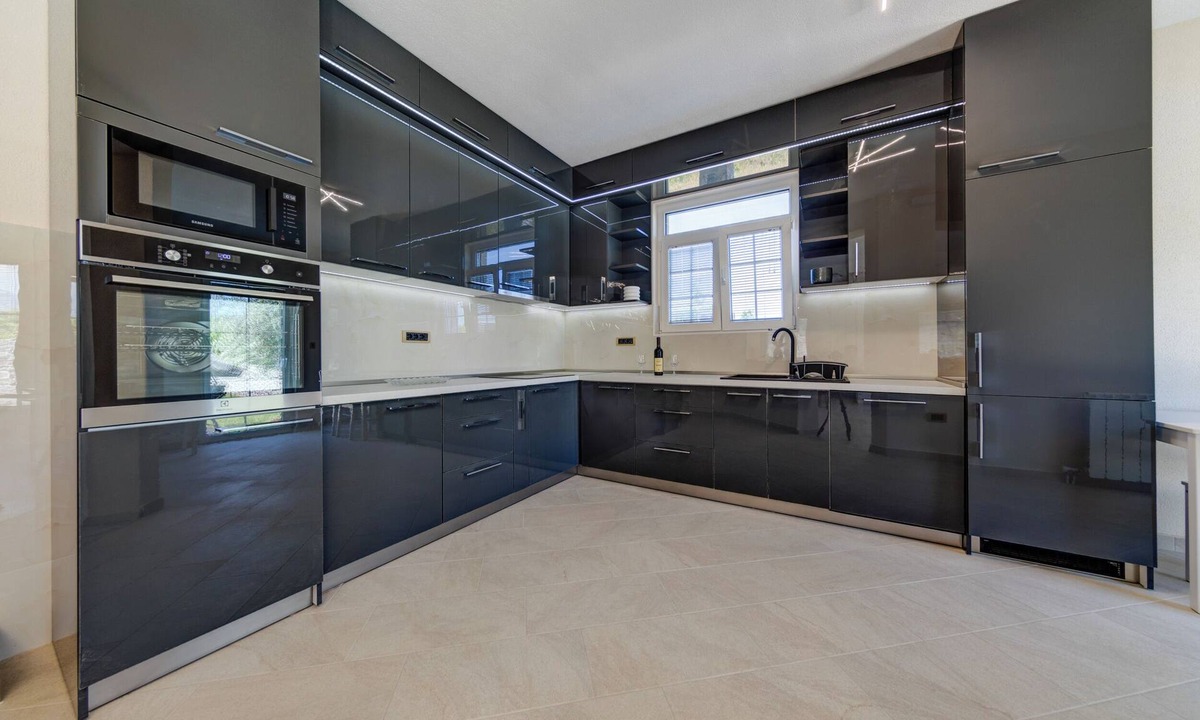 Durasevici Villa | Full Privacy 3BD Villa w/Outdoor Pool and Garden