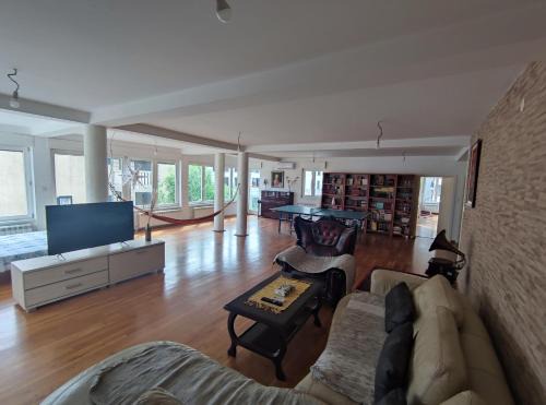 Lazi Apartment | Fun and spacious apartment