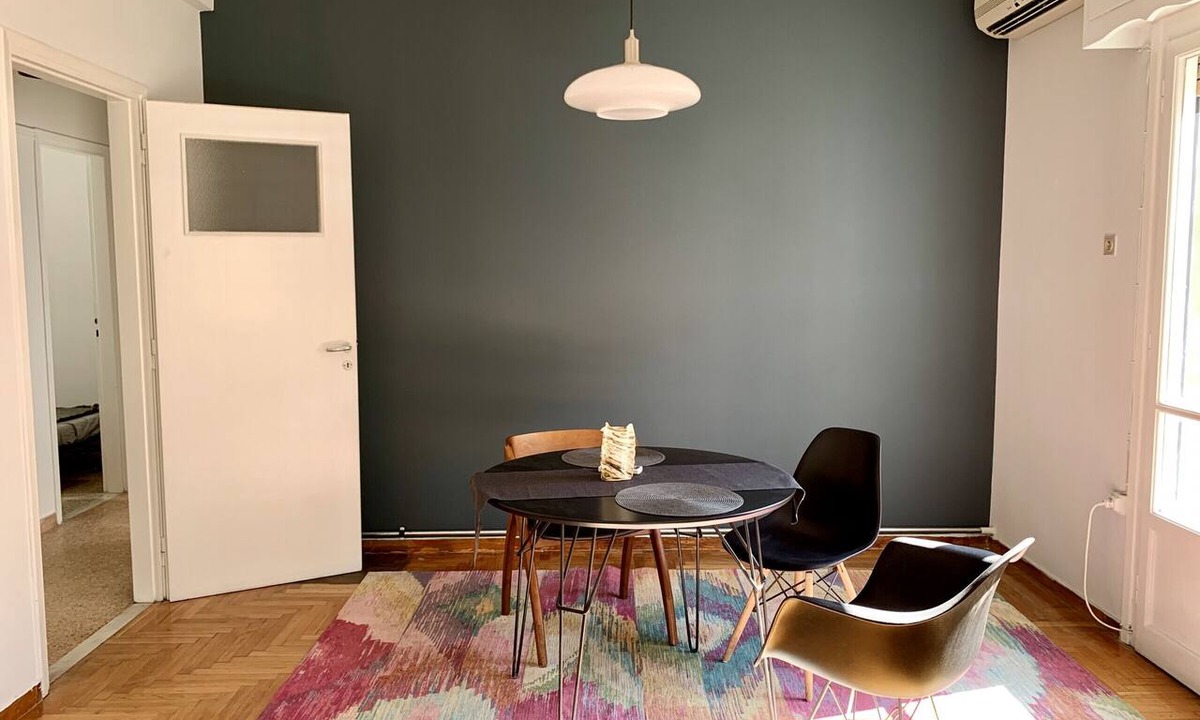 Athens City Centre Apartment | Fyllis16-Sunny central apartment next to Metro sta