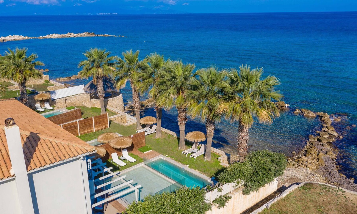 Neromilos Villa | Gaia Deluxe SeaFront Villa, with Private Pool & Direct Access to the Beach