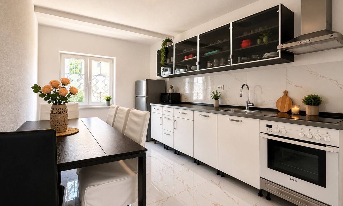 Podmaine Apartment | Garden Retreat 4-Bedroom Budva