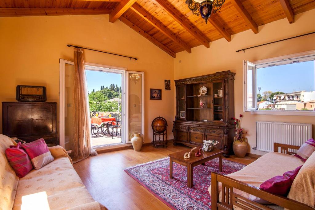 Corfu Town Villa | Garitsa De Lux
