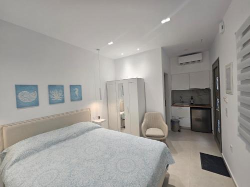 Analipsi Apartment | Gem room