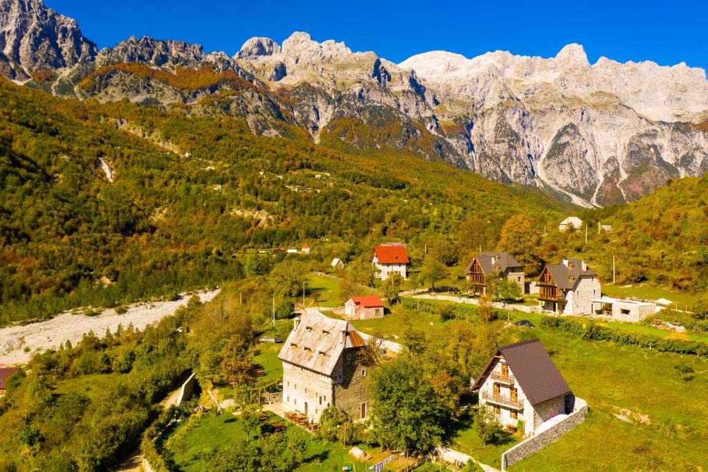 Theth Bed & Breakfast | Gjeçaj Guesthouse and Restaurant