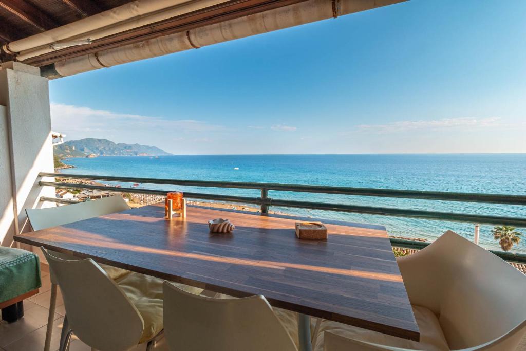 Glyfada Apartment | Glyfada Home 113 by New Era in Menigos Resort Apartments