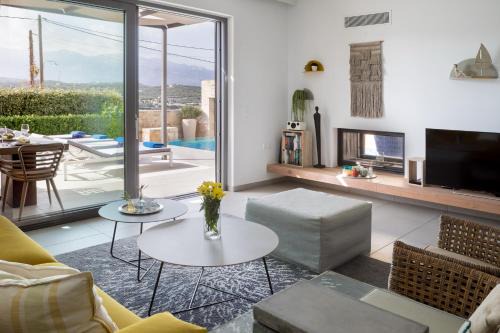 Plaka Villa | GM Villas - Villa Karga & Villa Nova