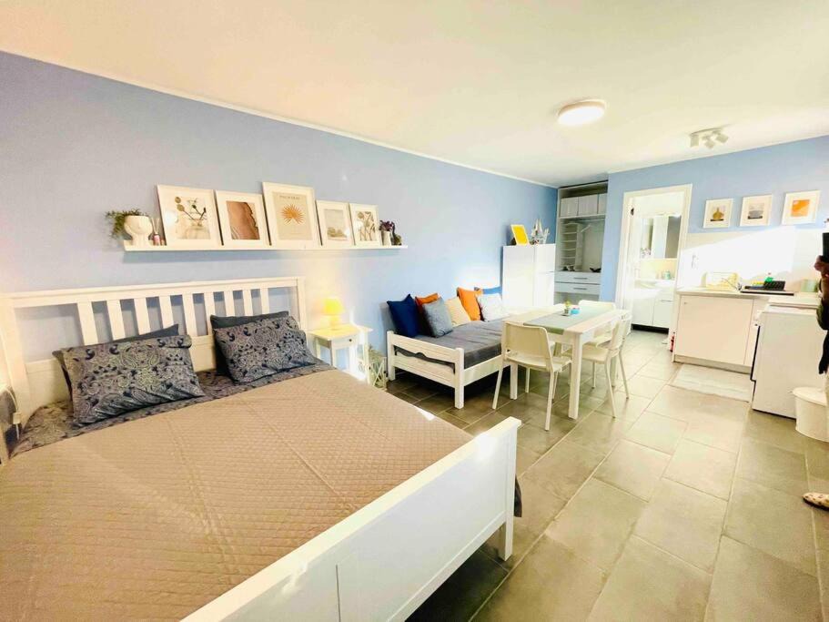 Gavrio Apartment | GoAtAndros Cozy Studio Apartment in Gavrio