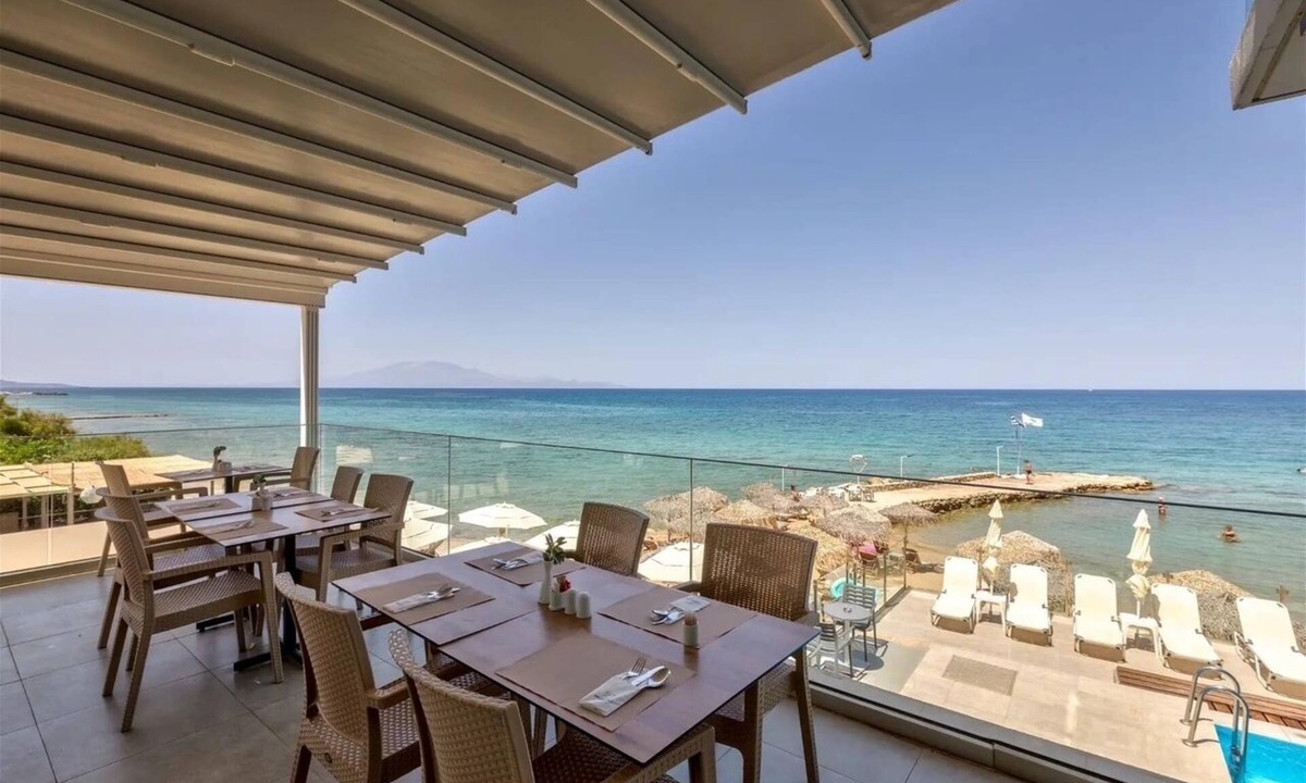 Drosia Hotel | Golden Coast Suites