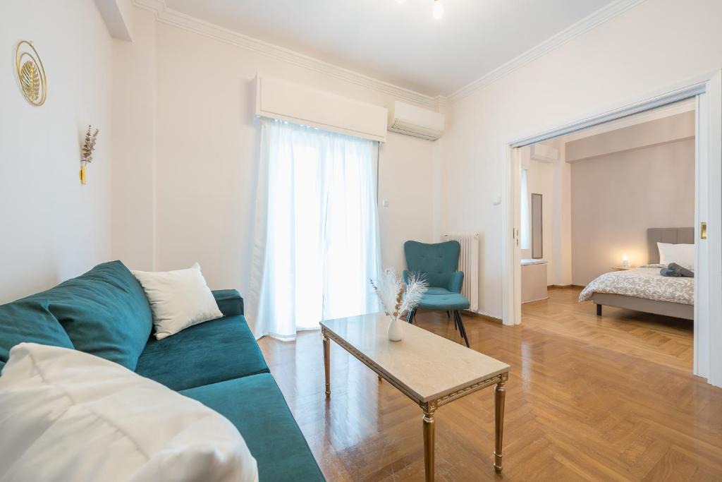 Vyronas Apartment | Golden Comfort With Courtyard By Greece Apartments