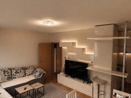 Berane Apartment | Golden Lux