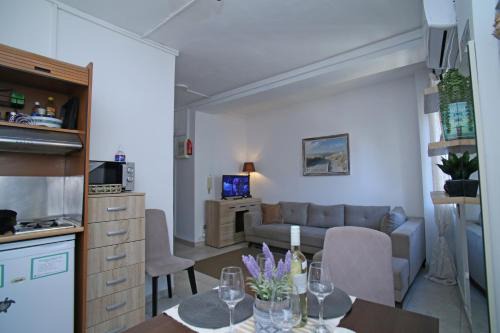 Ladadika Apartment | GreeceRent - LADADIKA