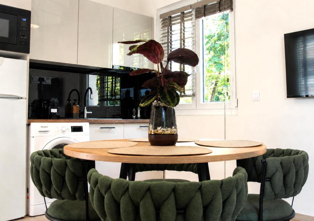 Drama Apartment | Green Studio 3 Drama