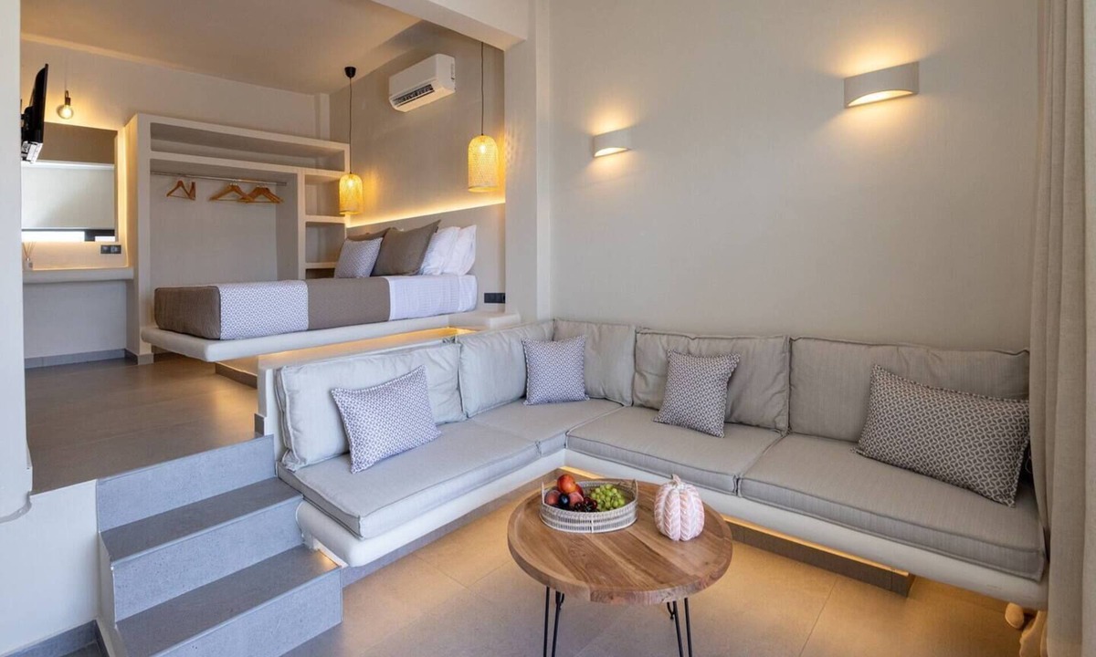 Tinos Town Apartment | Grey Pearl suite in Tinos