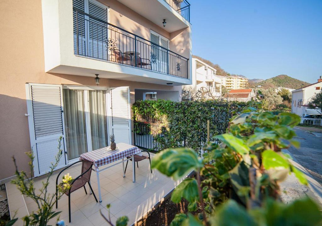 Petrovac House | Guest House 4M