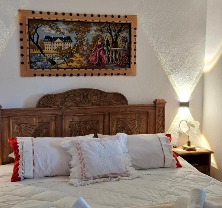 Gjirokaster House | Guest House Luna