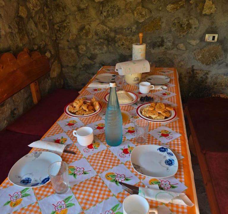 Sakës House | Guesthouse Lika