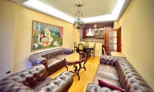 Downtown Apartment | Heart of the City Stunning comfort,Balcony ,Netflix,Free Wi-Fi
