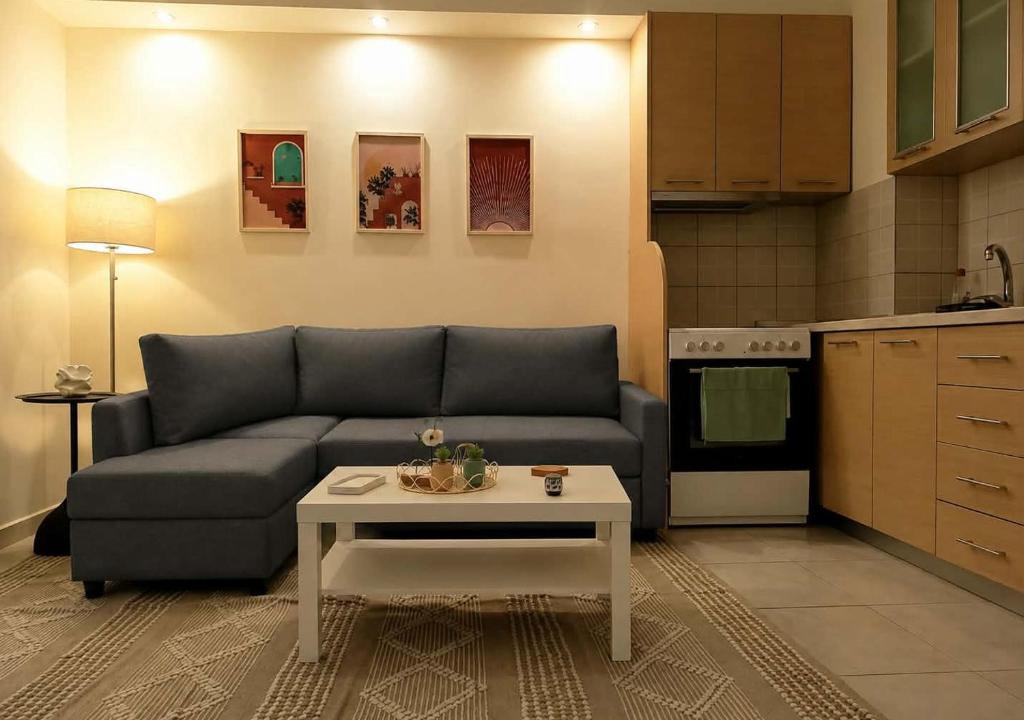 Nea Michaniona Apartment | Helens cozy escape