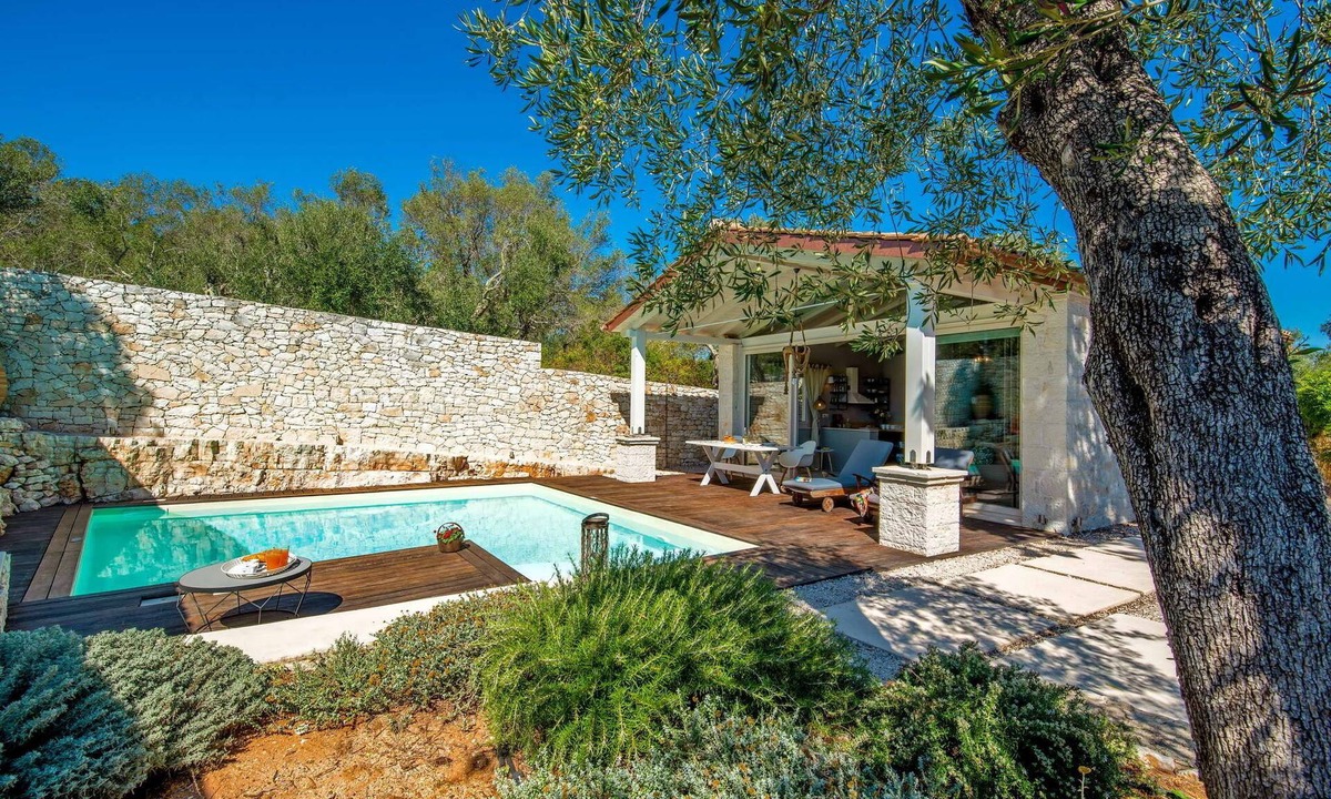 Ieromonachos Villa | Herb Garden Luxury Villa with private pool/garden
