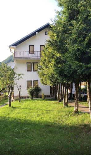 Vusanje House | Highland guest house Vuthaj