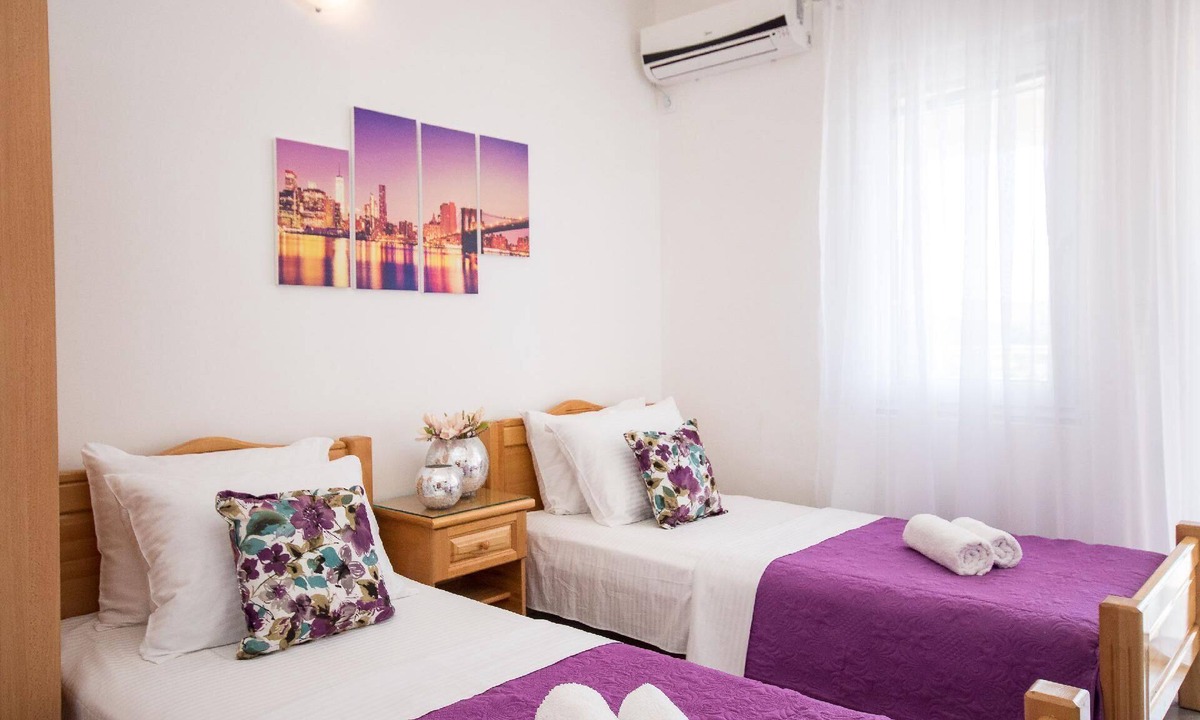 Zeljeznica Apartment | Holiday apartment Bar for 1 - 2 persons with 1 bedroom - Twin house