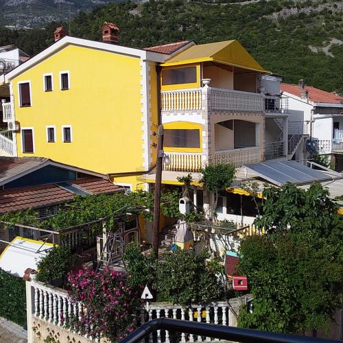 Lazi Apartment | Holiday Home & Apartments Micanovic