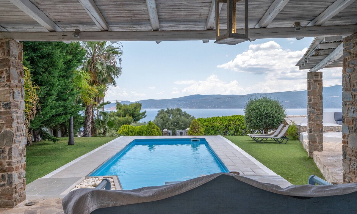 Katakali House | Holiday Home 'Mykonos' with Sea View, Wi-Fi and Air Conditioning