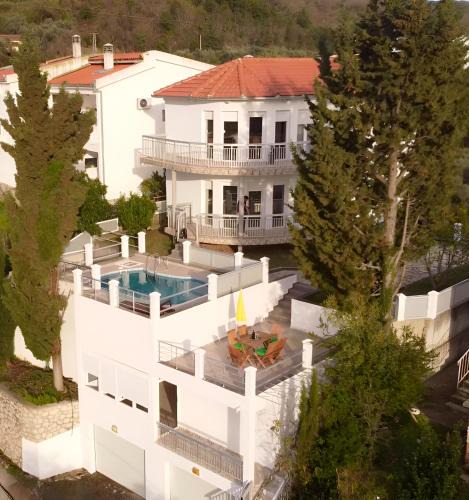 Utjeha Villa | holiday home private villa with a pool