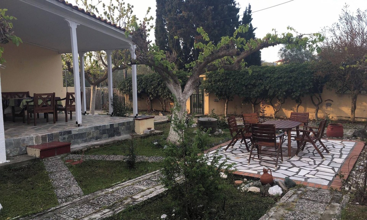 Chalcis House | Homerez - Charming House in Drosia with Mountain View