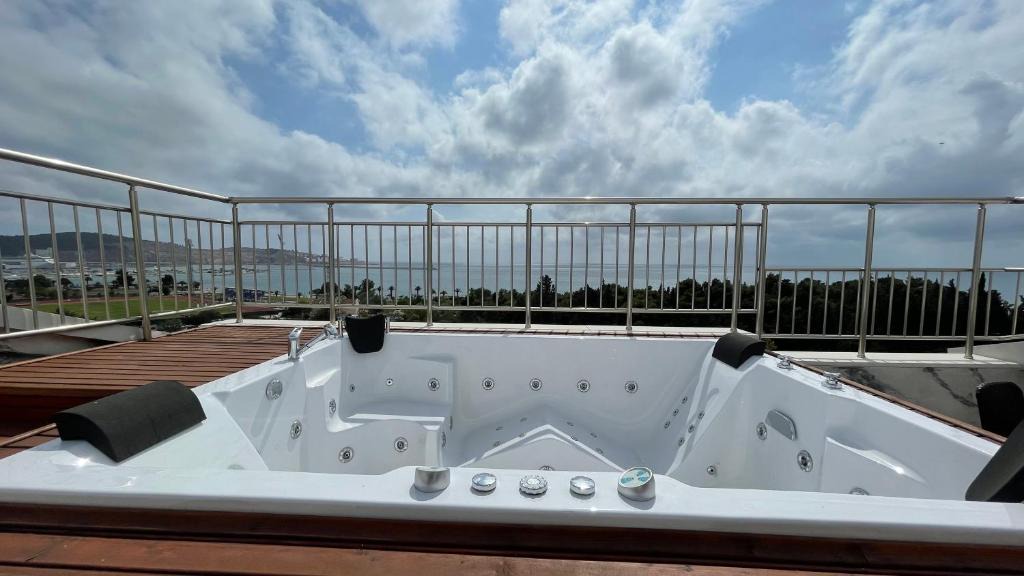 Bar Apartment | Honeymoon Apartman