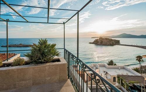 Sveti Stefan Hotel | Hotel Azimut