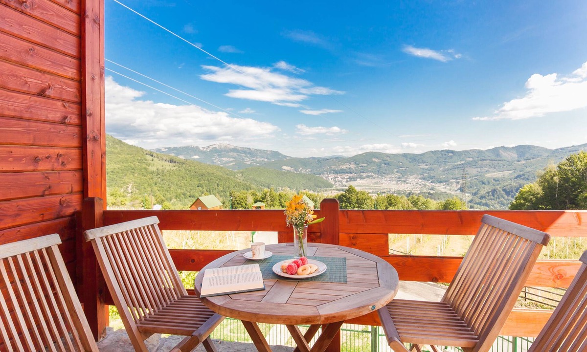 Mojkovac Hotel | Hotel Gacka - Luxury two bedroom cottage with balcony