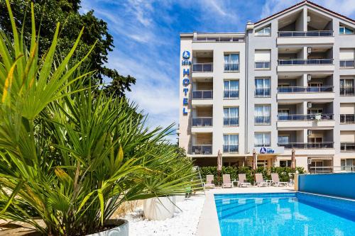 Velji Vinogradi Hotel | Hotel Idila Budva