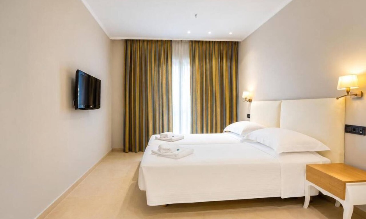 Filippiada Hotel | Hotel ILIANA