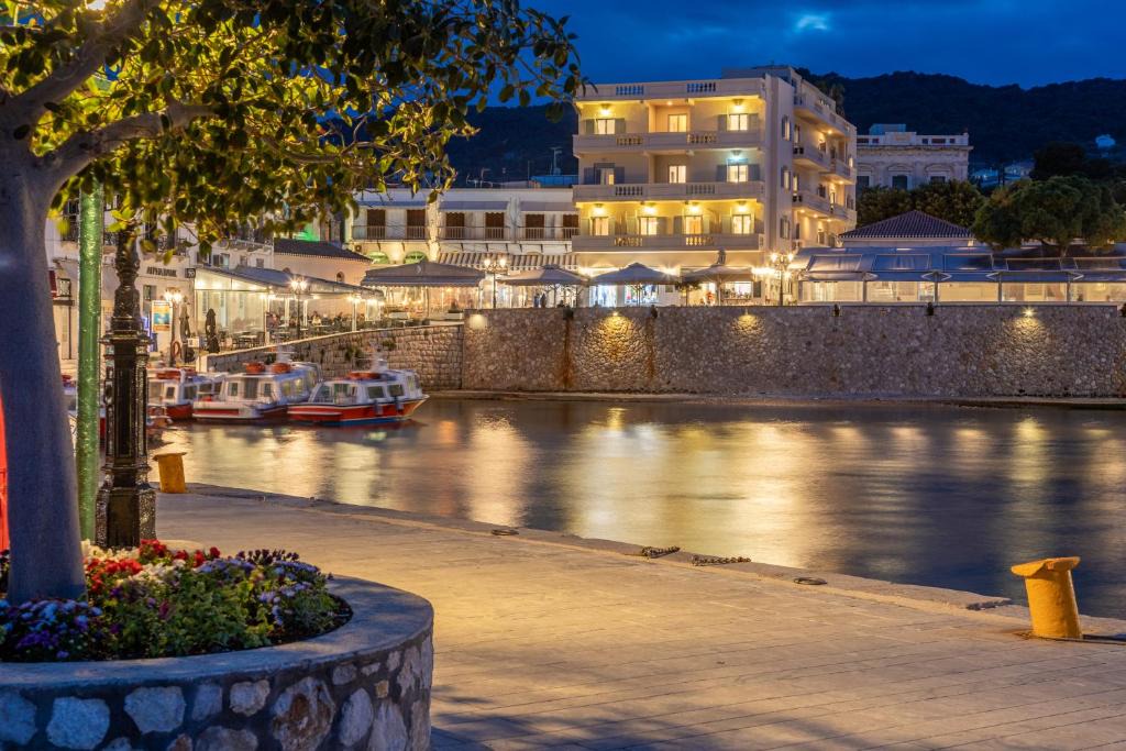 Spetses Hotel | Hotel Roumani