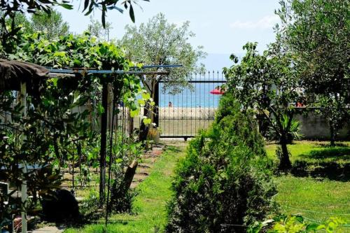 Nea Iraklitsa Apartment | House by the sea 2