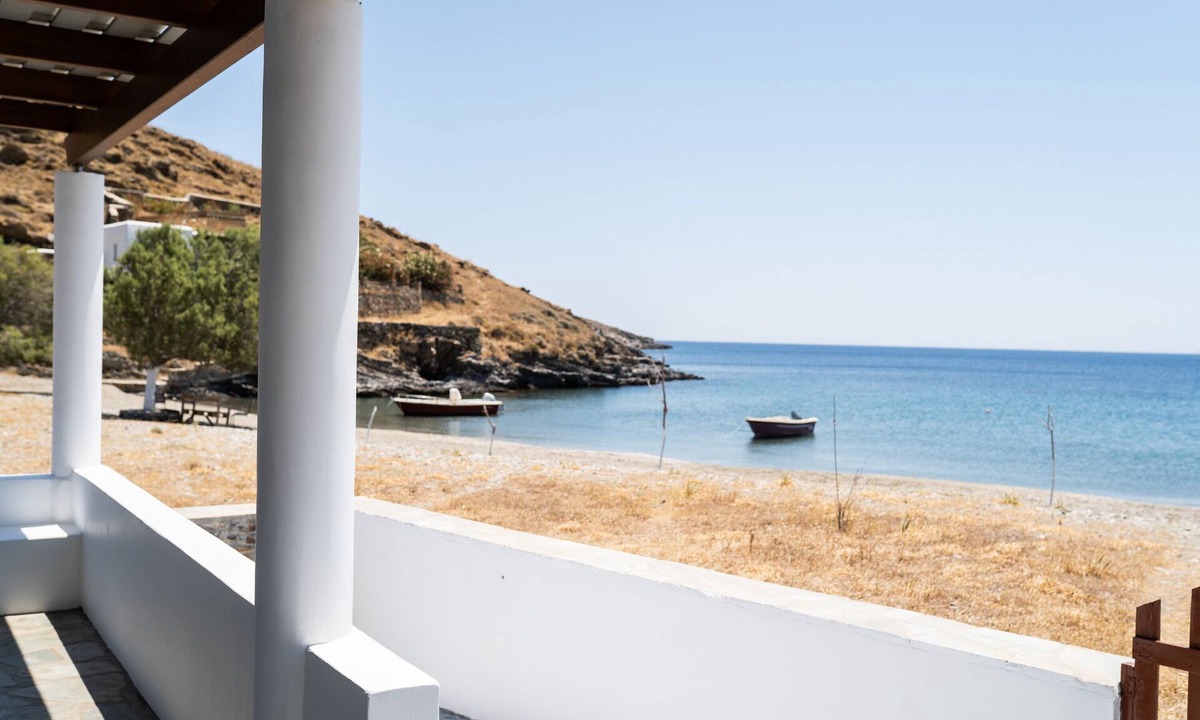 Kithnos Cottage | HOUSE BY THE SEA