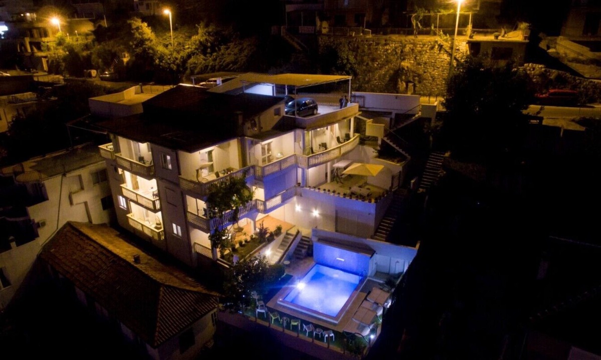 Rana House | House with sea view and pool-entire space with private entrance