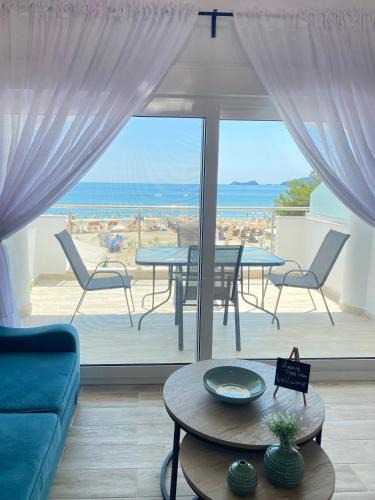 Chrisi Ammoudia Apartment | Ifigenia Sea View Apartments