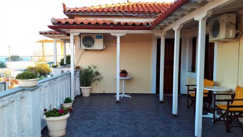 Patitiri Apartment | Ikos Studios and Apartments