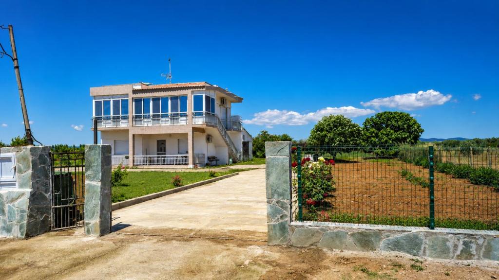 Maroneia-Sapes House | IMARET house