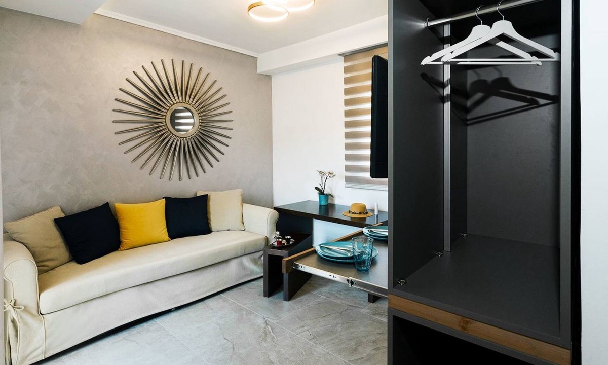 Polichrono Apartment | in Pallini mit Eigenem Balkon by Interhome