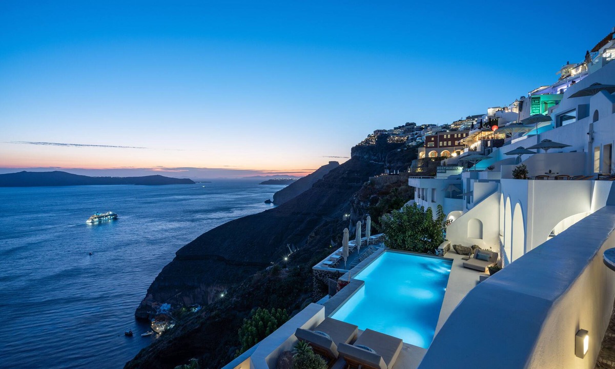 Fira Hotel | Inspire Santorini Luxury Villas