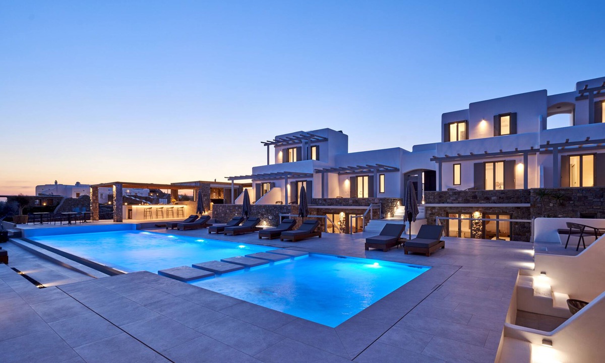Paraga Hotel | IONIC Suites