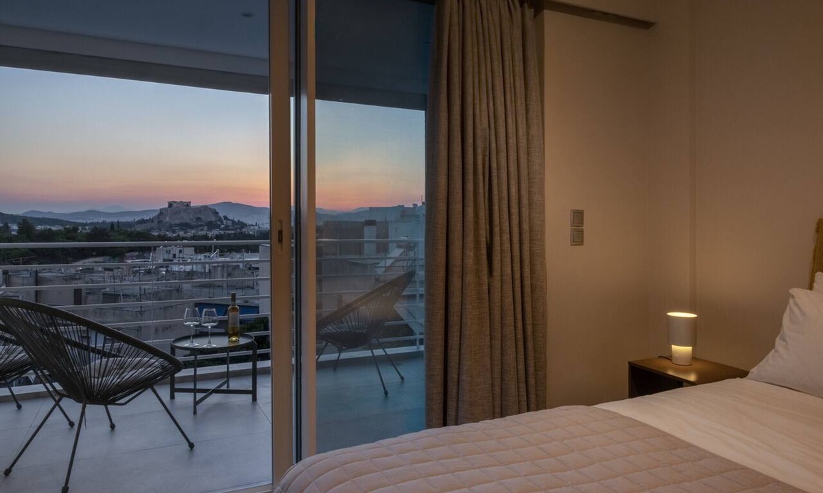 Pangrati Apartment | Ippodamou 25- Acropolis view renovated apartment
