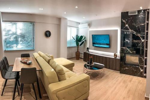 Meteora Apartment | Iris Apartment I Livadeia