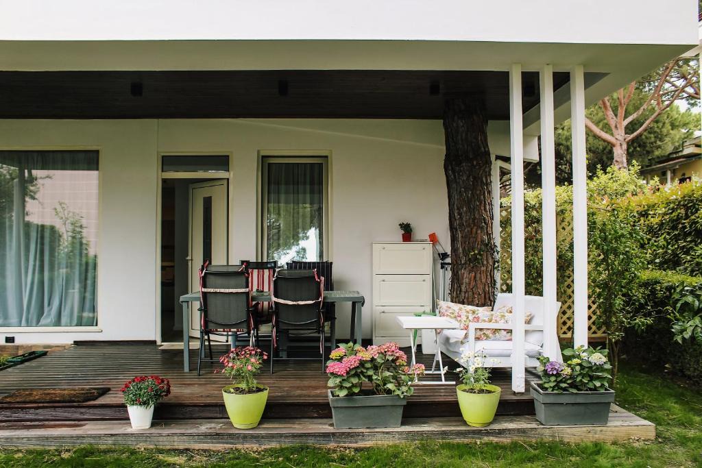 Ishem House | Ivy Lalzi Bay Beach House