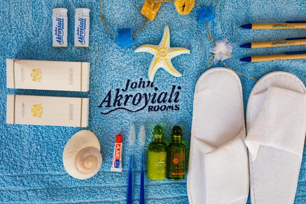 Loutro Hotel | John Akroyiali